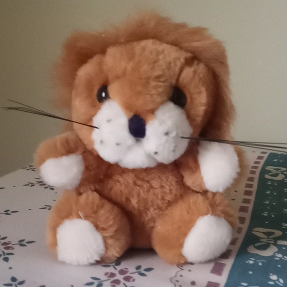 Adorable Lion Plush Toy - Picture 1 of 4